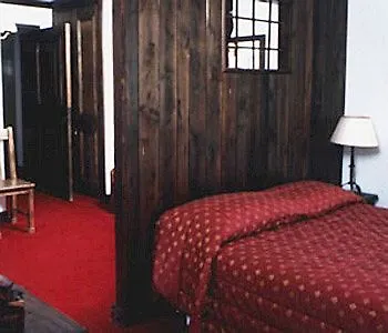 Tavernier Otel
