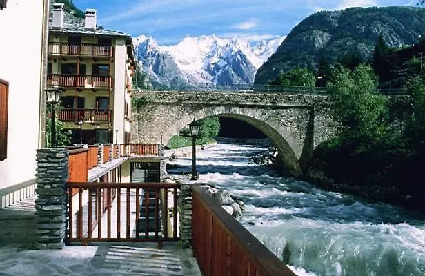 Tavernier Hotel Courmayeur
